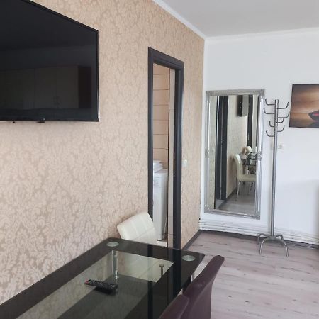 Casa Davison Apartment Targu Jiu Bagian luar foto