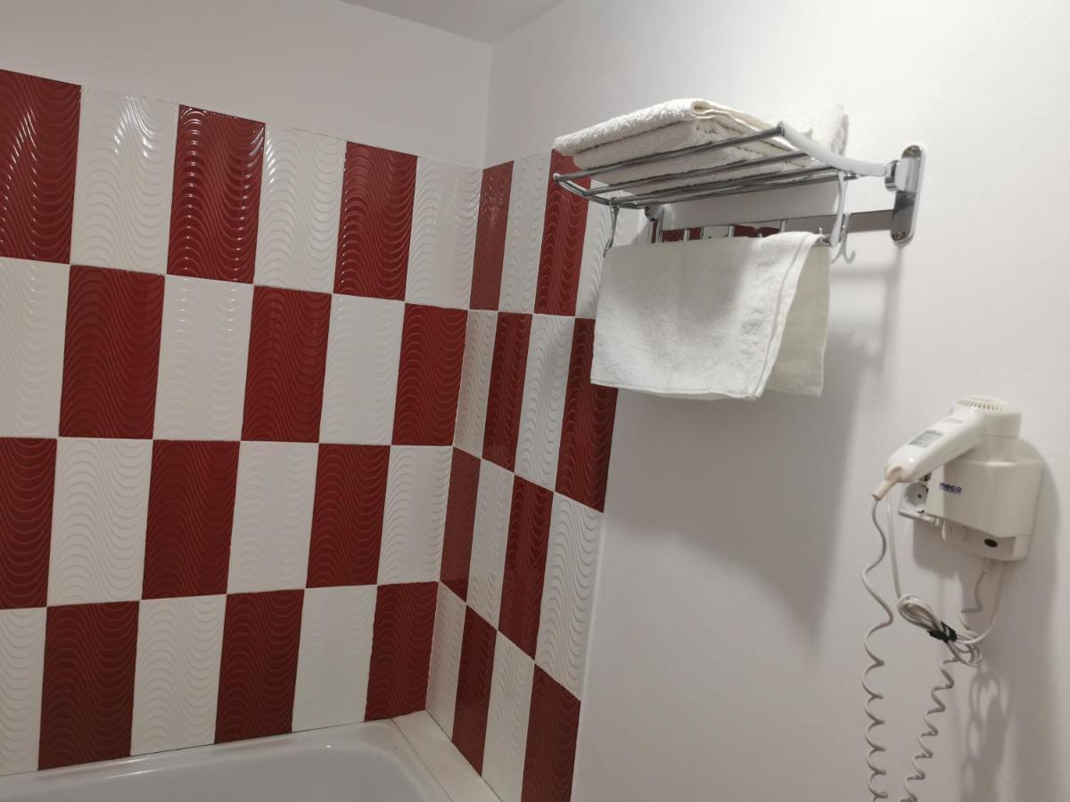 Casa Davison Apartment Targu Jiu Bagian luar foto