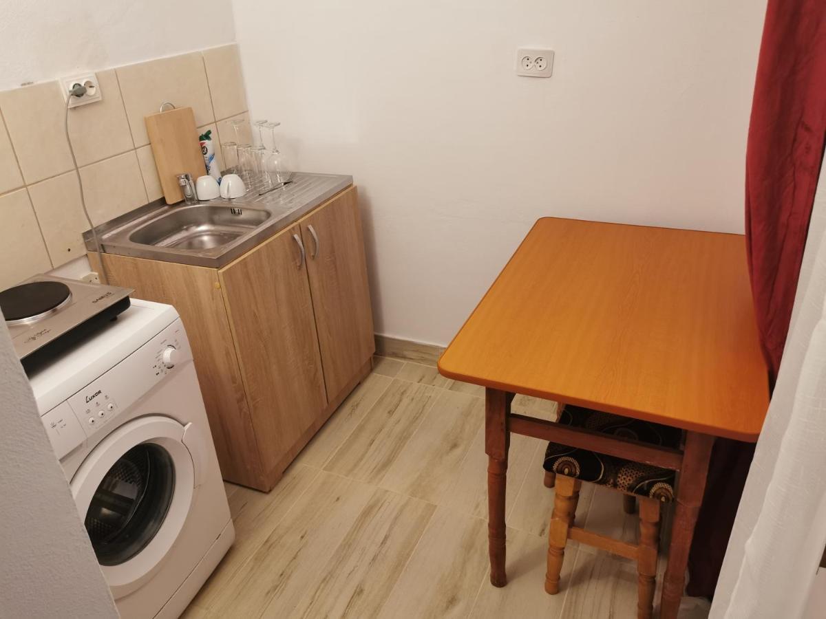 Casa Davison Apartment Targu Jiu Bagian luar foto