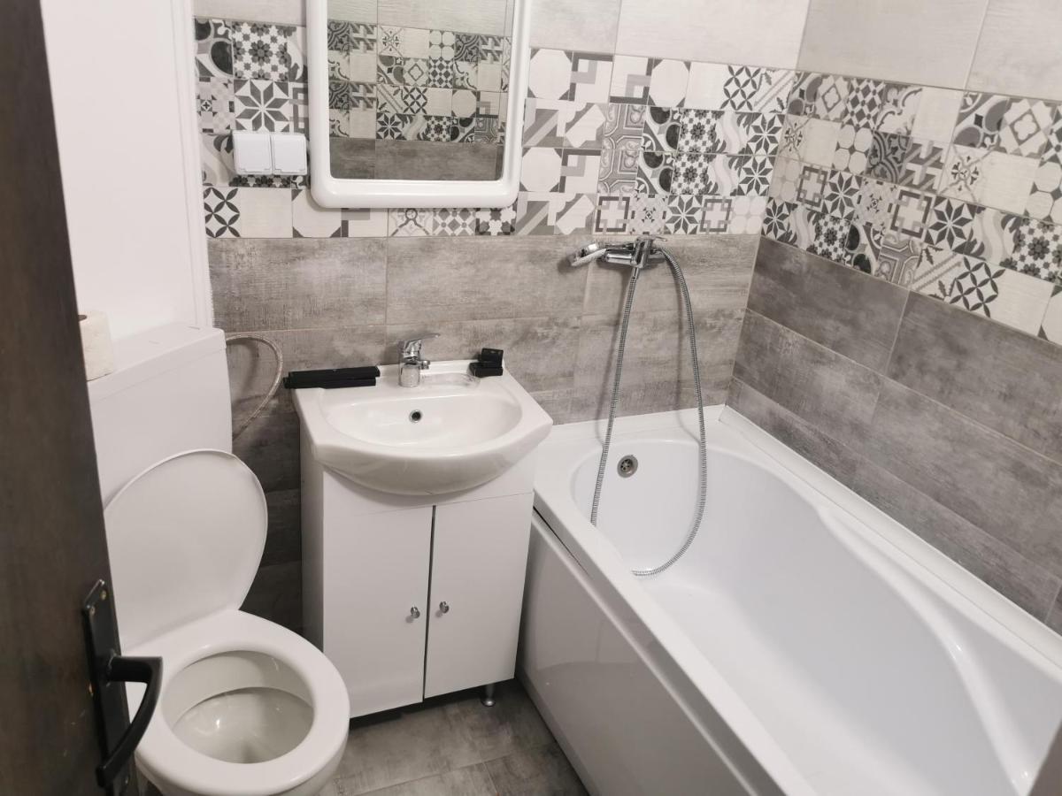 Casa Davison Apartment Targu Jiu Bagian luar foto