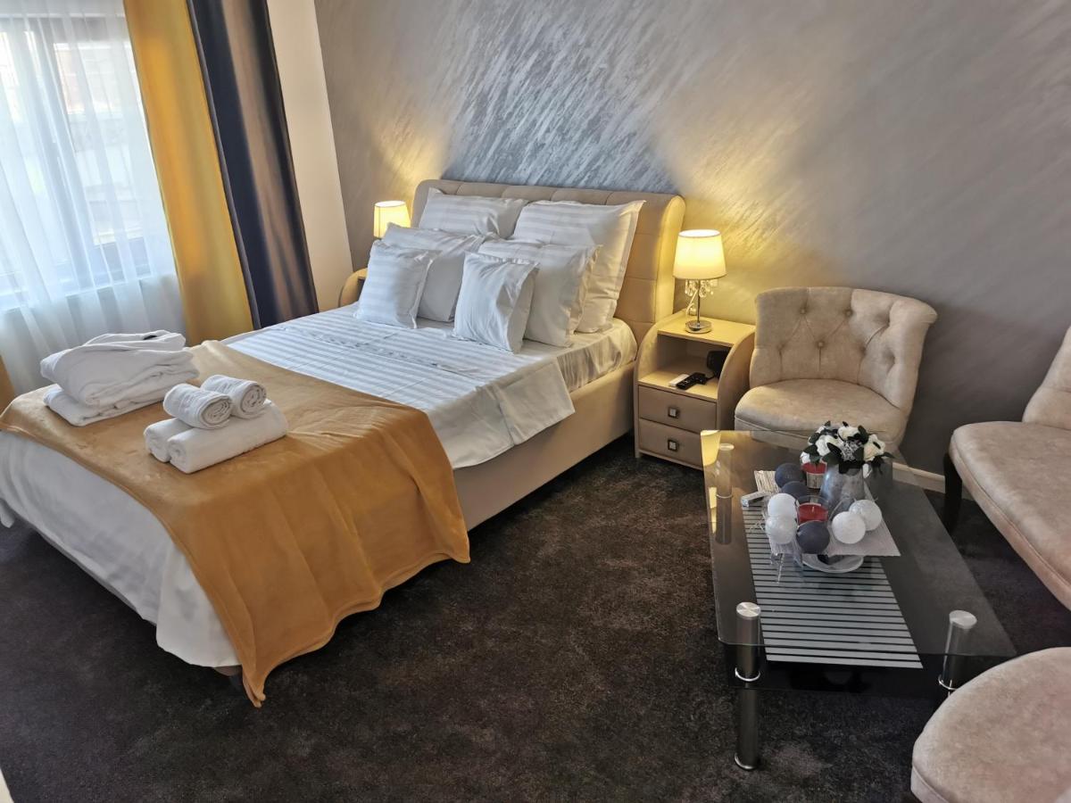 Casa Davison Apartment Targu Jiu Bagian luar foto