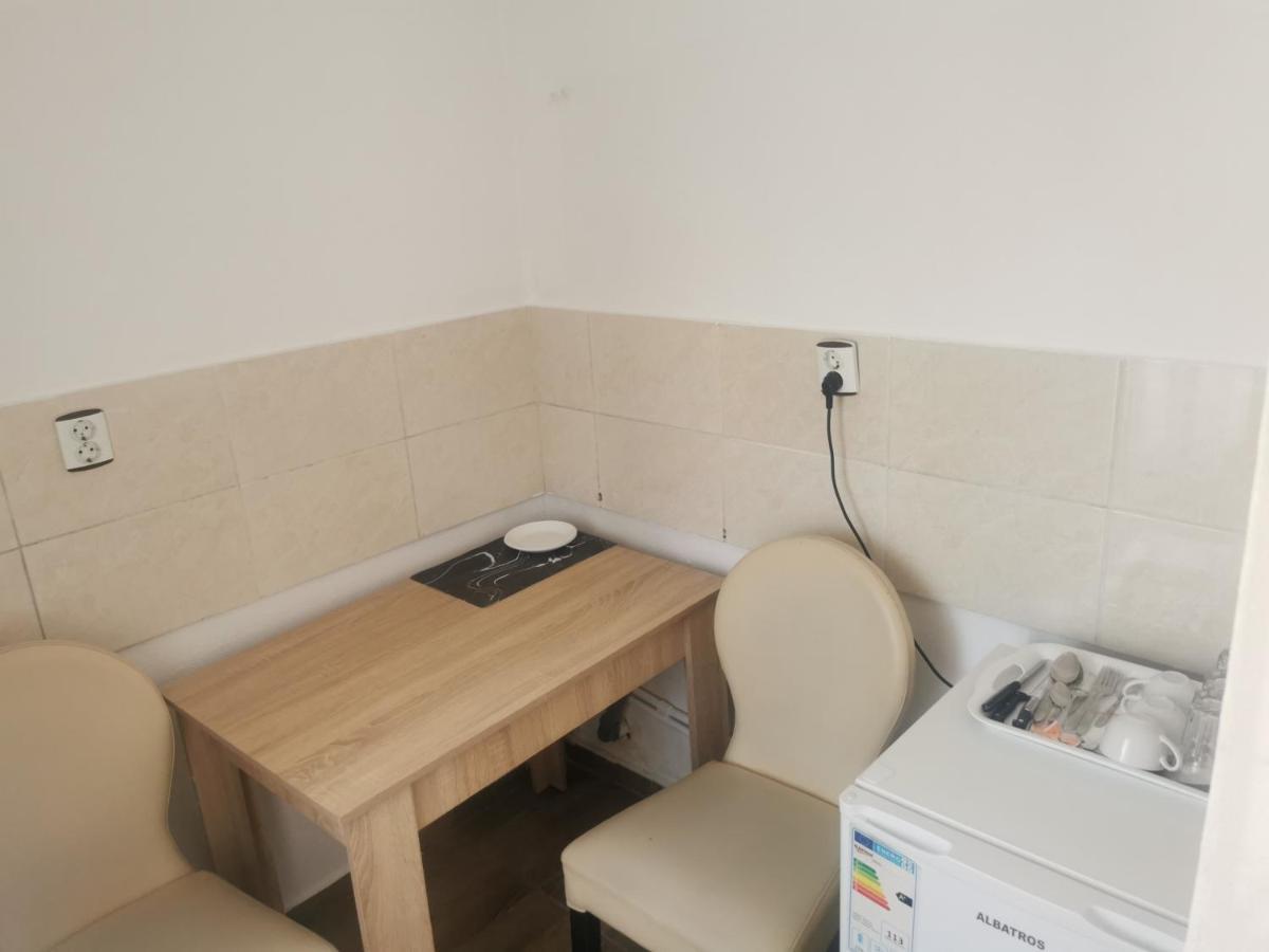 Casa Davison Apartment Targu Jiu Bagian luar foto