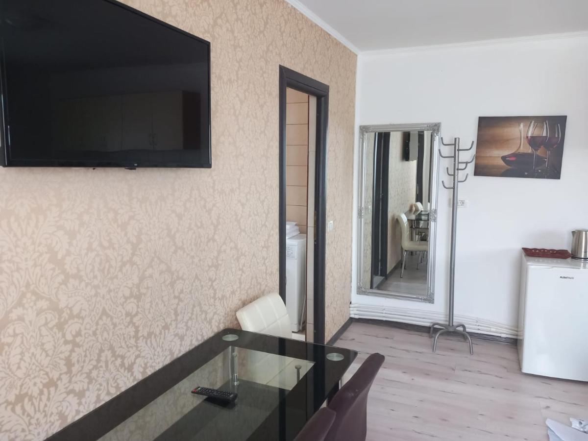 Casa Davison Apartment Targu Jiu Bagian luar foto