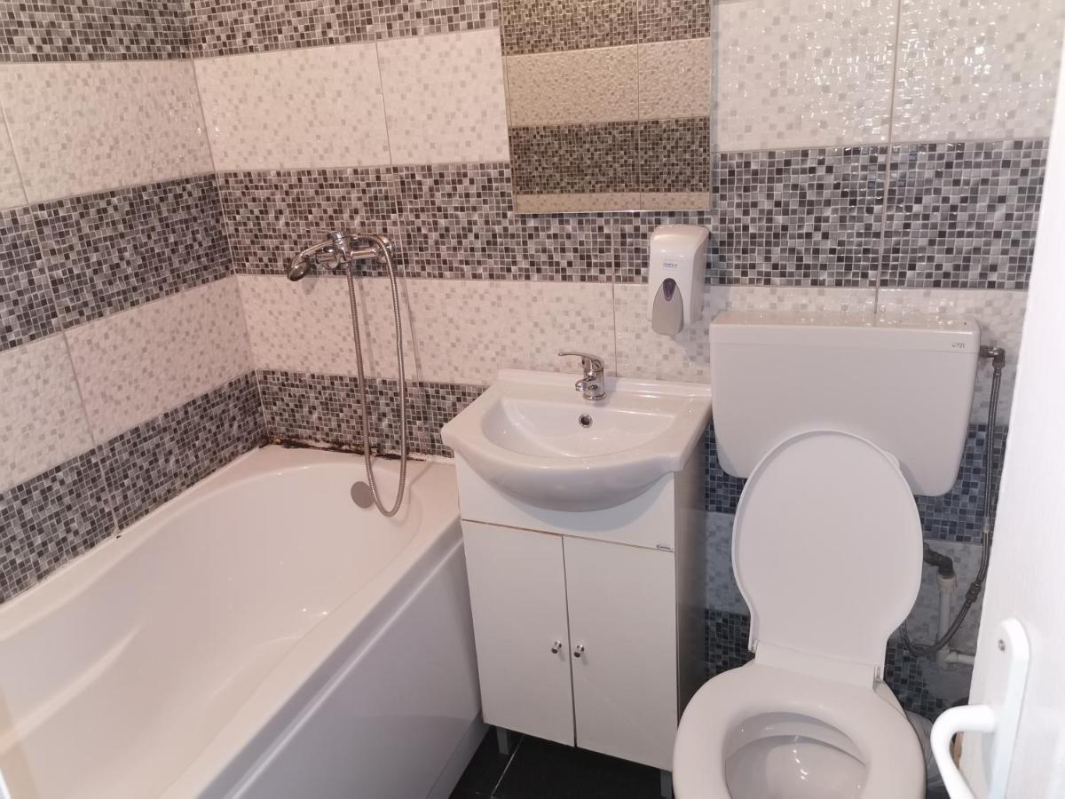 Casa Davison Apartment Targu Jiu Bagian luar foto